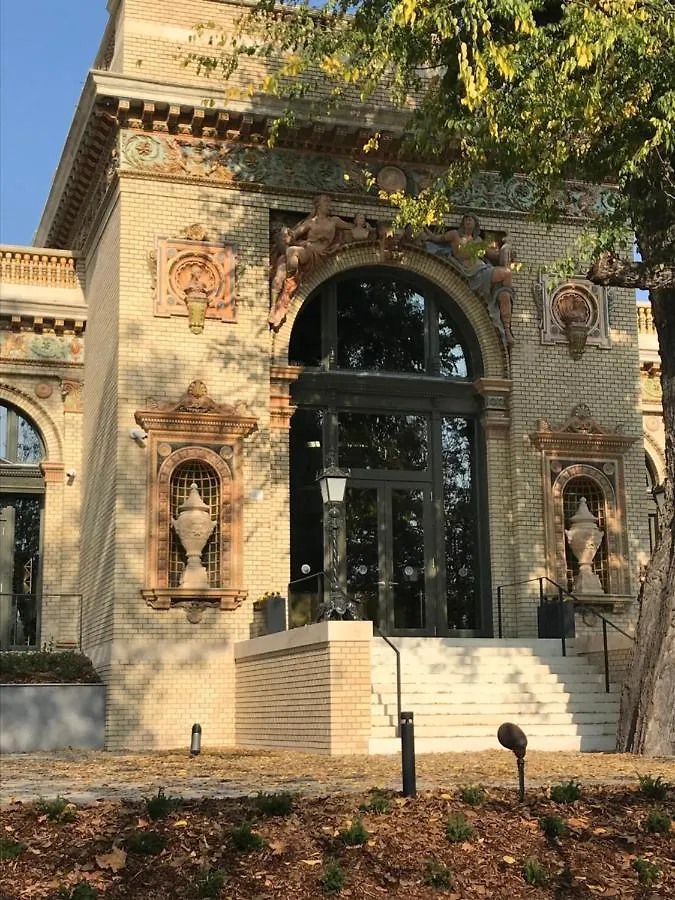 Heroes' Residence Budapest